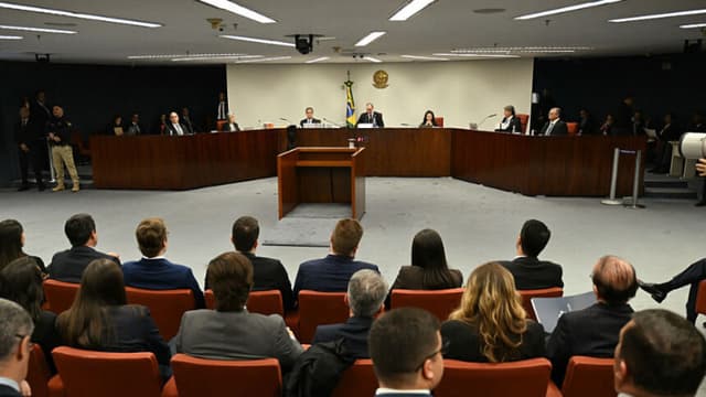 Vista general durante la primera sesión para dictar sentencia en el juicio contra el expresidente brasileño Jair Bolsonaro y siete coacusados principales en la Corte Suprema Federal (STF) en Brasilia, el 2 de septiembre de 2025. (EVARISTO SA/AFP a través de Getty Images)