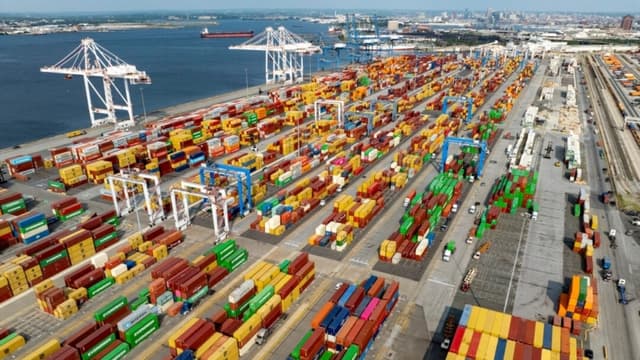 Gobierno de Trump pide a Corte Suprema examinar rápidamente apelación sobre aranceles y revocar sentencia