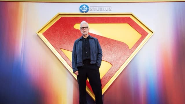 James Gunn asiste al evento para fans de "Superman" en Leicester Square, Londres, Inglaterra, el 2 de julio de 2025. (Jeff Spicer/Getty Images para Warner Bros)