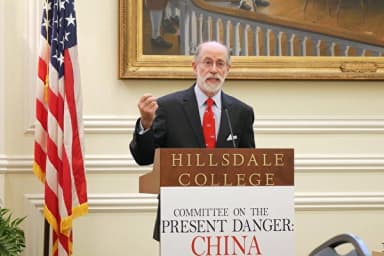 Frank Gaffney, vicepresidente del Comité sobre el Peligro Actual: China. (Li Chen/The Epoch Times)
