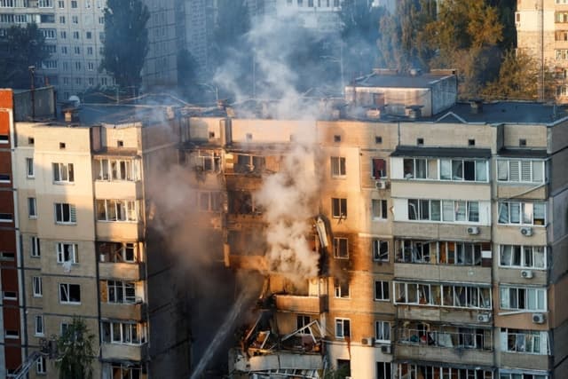 Ataque ruso demuestra falta de voluntad para negociar fin de la guerra, afirma enviado de EE. UU.