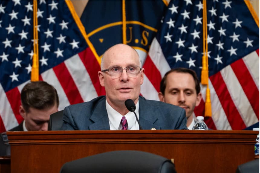 El presidente del Comité Selecto de la Cámara de Representantes sobre el Partido Comunista Chino, el representante John Moolenaar (R-Michigan), preside una audiencia en Washington el 5 de marzo de 2025. Madalina Vasiliu/The Epoch Times