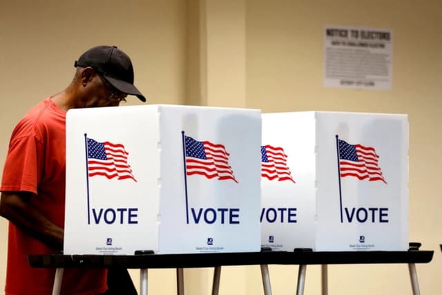 Juez de Michigan desestima caso contra 15 acusados de certificar falsamente a Trump