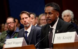 Funcionarios militares describen avistamientos de ovnis y exigen transparencia al Gobierno