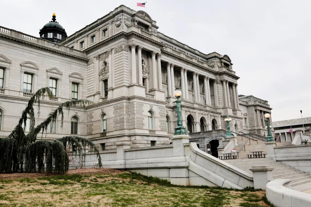 Corte bloquea a Trump en su intento de destituir a funcionario de derechos de autor