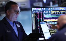 Wall Street cae al inicio de la sesión bursátil mientras el crudo supera los USD 100 ante guerra en Irán