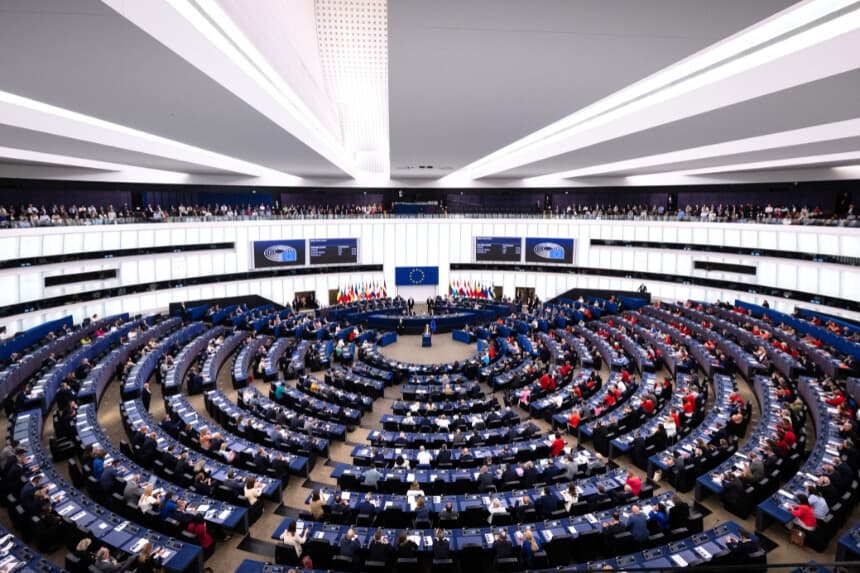 El Parlamento Europeo en Estrasburgo, este de Francia, el 10 de septiembre de 2025. (SEBASTIEN BOZON/AFP vía Getty Images)