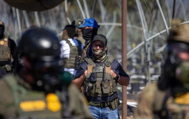 Asamblea Legislativa de California aprueba ley que prohíbe a los agentes del ICE llevar máscaras