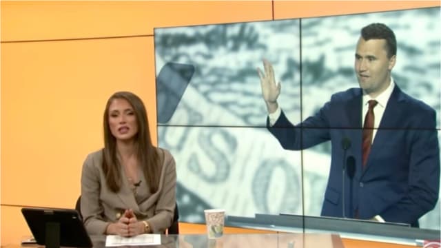 Beni Harmony rinde homenaje a su exjefe Charlie Kirk el día después de su asesinato en Utah el 10 de septiembre de 2025. Captura de pantalla vía The Epoch Times/ABC20
