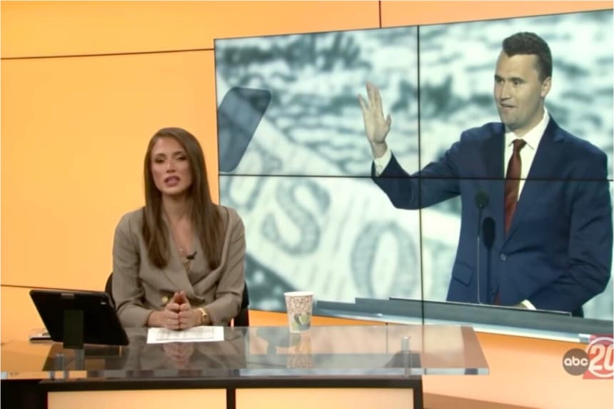 Beni Harmony rinde homenaje a su exjefe Charlie Kirk el día después de su asesinato en Utah el 10 de septiembre de 2025. Captura de pantalla vía The Epoch Times/ABC20