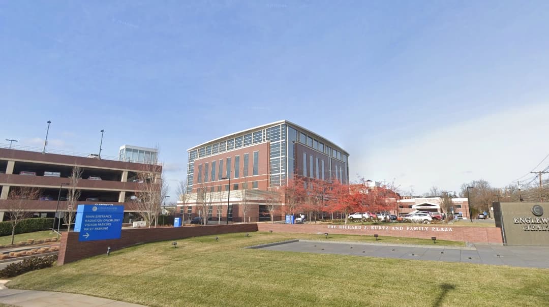Hospital Englewood, parte de Englewood Health. (Google Maps a través de The Epoch Times)