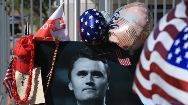 95 demócratas de la Cámara votan junto a republicanos para honrar a Charlie Kirk
