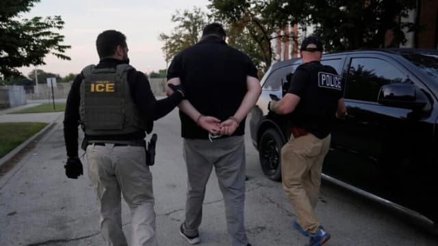 ICE realiza casi 550 detenciones en el área de Chicago como parte de la "Operación Midway Blitz"