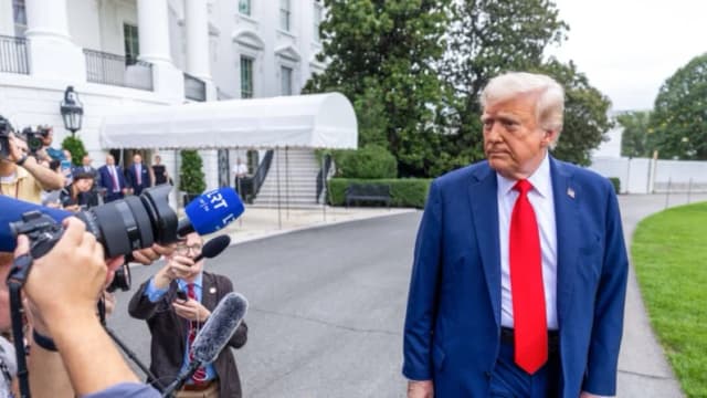 Trump insta a Bondi tomar medidas contra Comey, Schiff y James