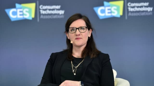 La comisionada federal de Comercio Rebecca Slaughter participa en una mesa redonda sobre privacidad en el CES 2020, celebrado en el Centro de Convenciones de Las Vegas, Nevada, el 7 de enero de 2020. (David Becker/Getty Images)
