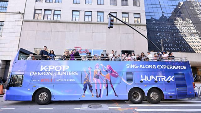 El reparto y los cineastas participan en la experiencia «KPop Demon Hunters-Sing Along» en el Paris Theater el 23 de agosto de 2025 en la ciudad de Nueva York. (Foto de Roy Rochlin/Getty Images para Netflix)