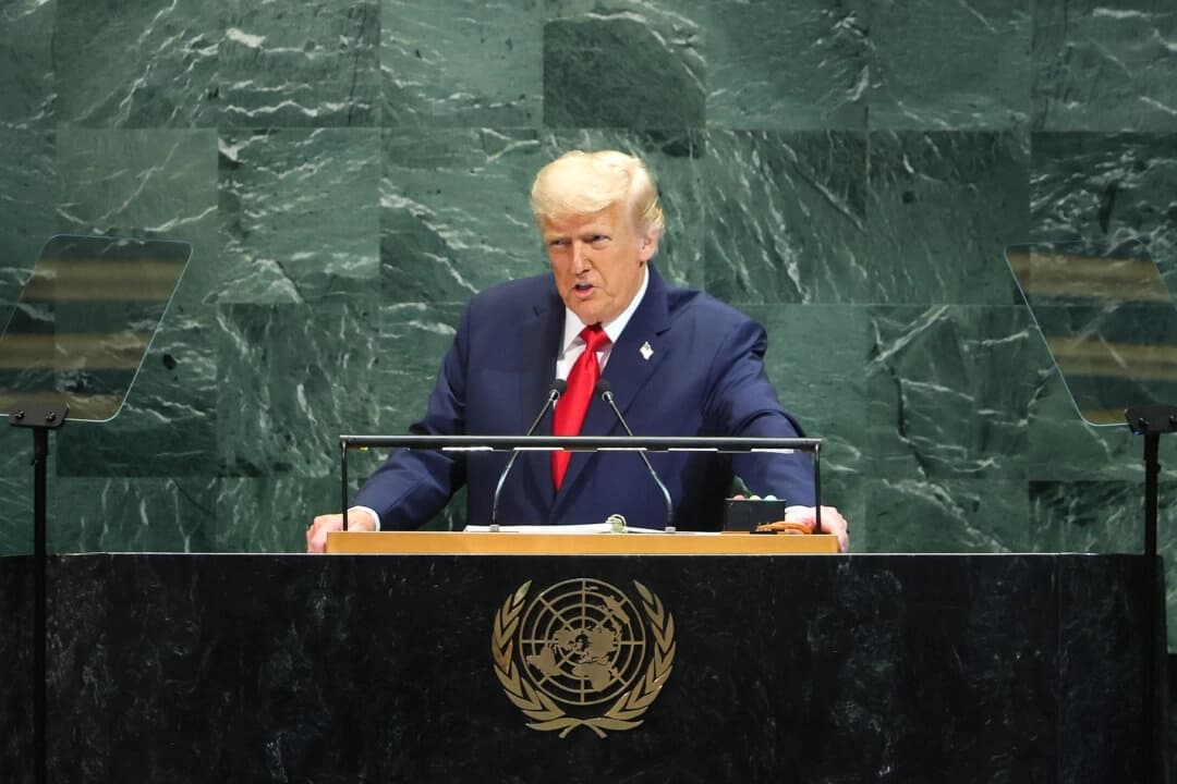 El presidente Donald Trump pronuncia un discurso ante la Asamblea General de las Naciones Unidas en la sede de la ONU en la ciudad de Nueva York el 23 de septiembre de 2025. (Michael M. Santiago/Getty Images)
