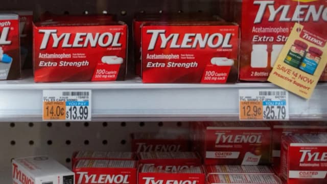 Tylenol en una tienda de la ciudad de Nueva York el 5 de septiembre de 2025. (Kylie Cooper/Reuters)
