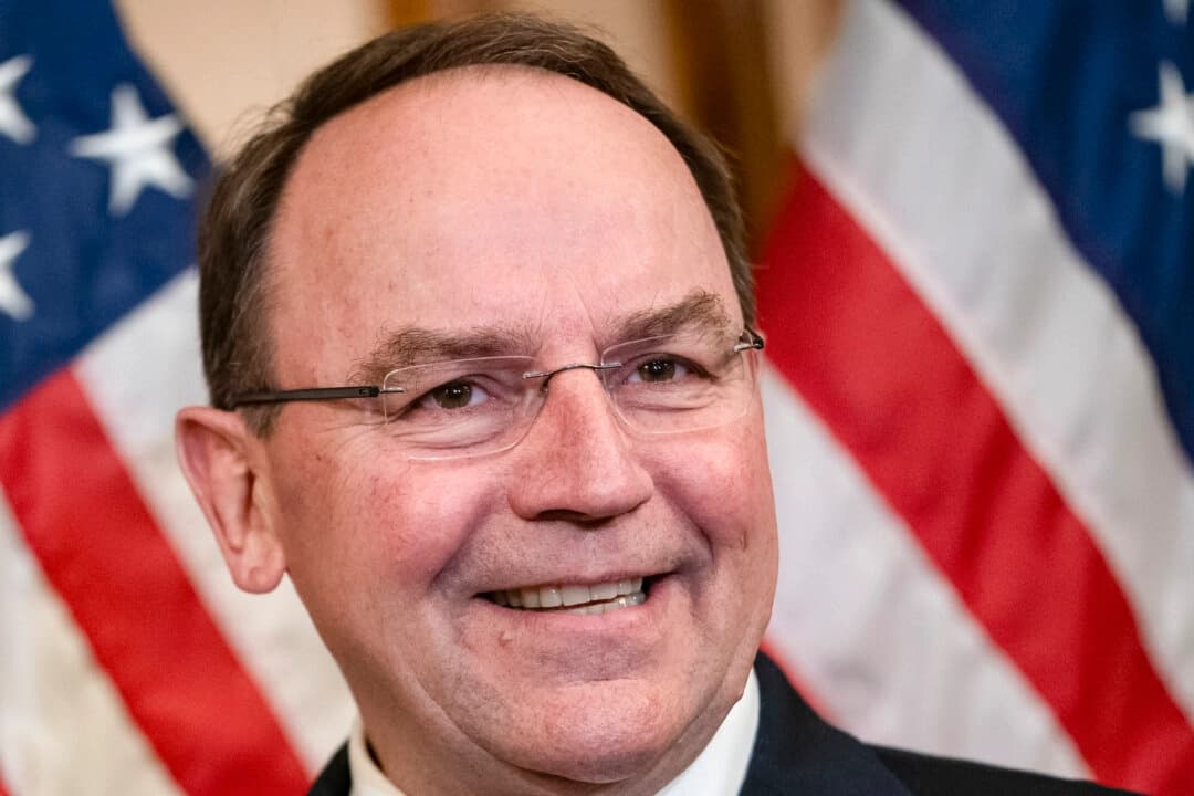 El representante Tom Tiffany (R-Wis.) en el Capitolio de los Estados Unidos el 19 de mayo de 2020. (Drew Angerer/Getty Images).