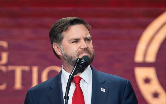 Vance dice que las mujeres embarazadas deben seguir las indicaciones de su médico sobre el Tylenol