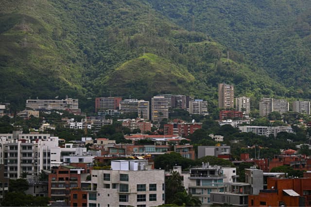 Vista general de Caracas el 25 de septiembre de 2025, un día después de que un terremoto de magnitud 6.3 sacudiera el noroeste de Venezuela, tras un temblor ligeramente menor en la zona, según informó el Servicio Geológico de Estados Unidos. (FEDERICO PARRA/AFP a través de Getty Images)