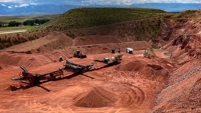 Ramaco Resources tiene previsto extraer más de 450 toneladas de tierras raras de su mina Brook, de 4500 acres, situada cerca de Ranchester, Wyoming, el 11 de julio de 2025. (John Haughey/The Epoch Times).
