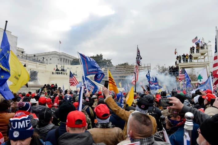 Partidarios del presidente Donald Trump protestan en el Capitolio de Estados Unidos, en Washington, el 6 de enero de 2021. (Joseph Prezioso/AFP vía Getty Images)