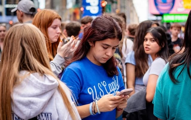 Uso de redes sociales está relacionado con disminución de puntuaciones en lectura y memoria en los niños