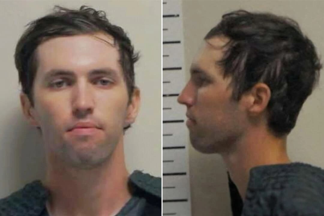 Una foto policial muestra a Tyler Robinson, sospechoso del asesinato a tiros del comentarista conservador Charlie Kirk, durante un acto en la Universidad del Valle de Utah, en Orem, Utah, en esta foto publicada por el Departamento de Seguridad Pública de Utah el 12 de septiembre de 2025. (Departamento de Seguridad Pública de Utah/Handout vía Reuters)