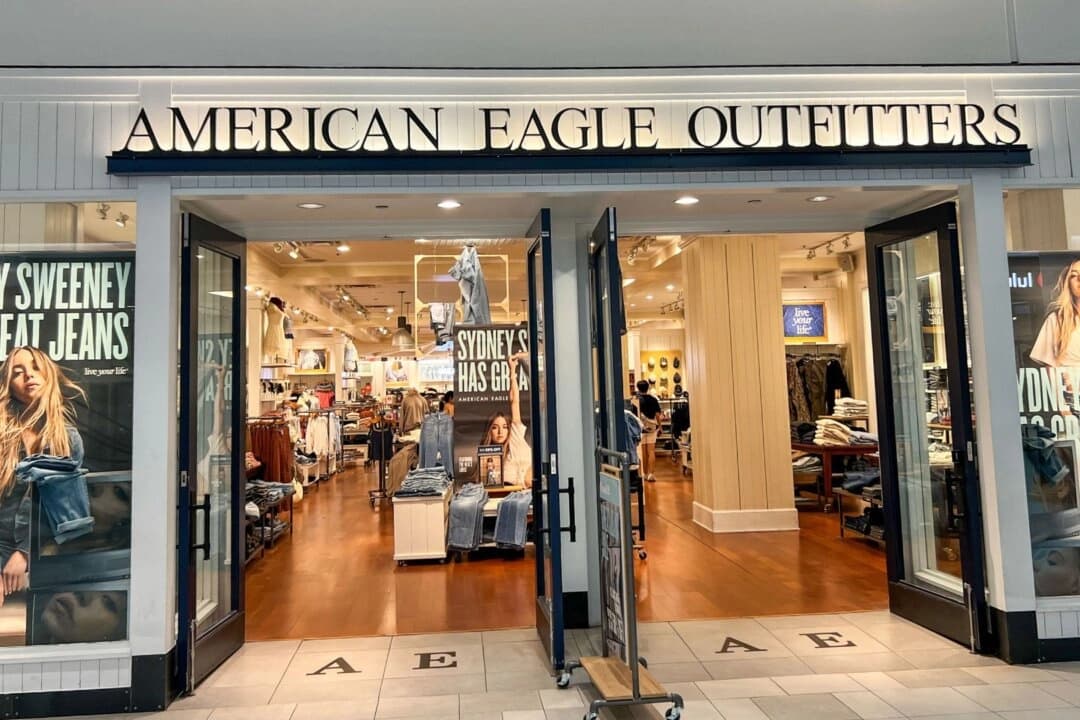 Una tienda de American Eagle Outfitters en el centro comercial CambridgeSide de Cambridge, Massachusetts, el 12 de agosto de 2025. (Learner Liu/The Epoch Times)