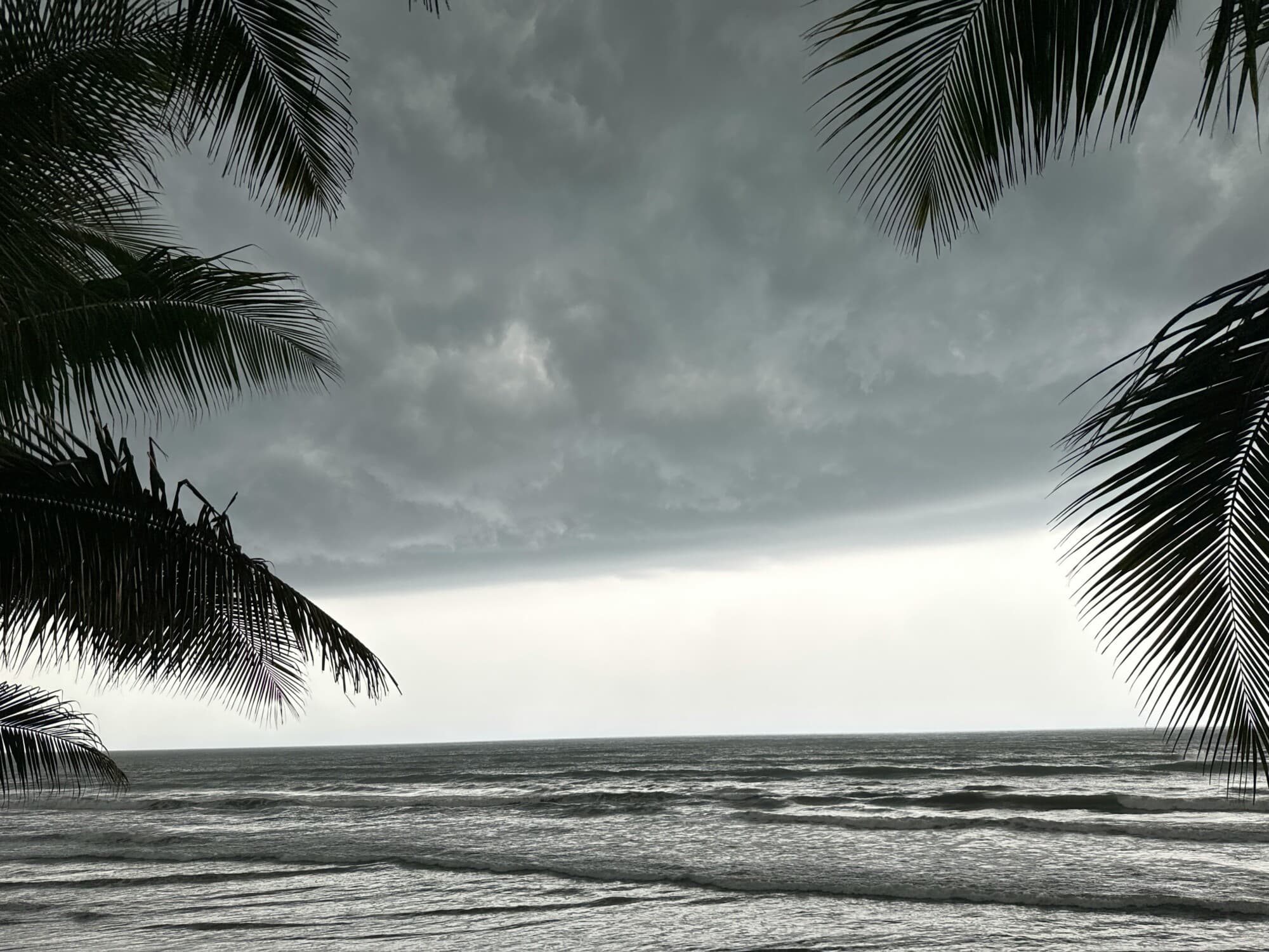 Alertan en México por la formación del ciclón Priscilla frente al Pacífico