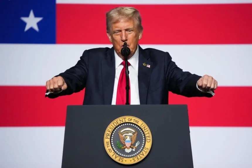 El presidente Donald Trump habla ante un grupo de altos mandos militares estadounidenses en la Base del Cuerpo de Marines de Quantico, en Quantico, Virginia, el 30 de septiembre de 2025. (Andrew Harnik /Pool vía AP)