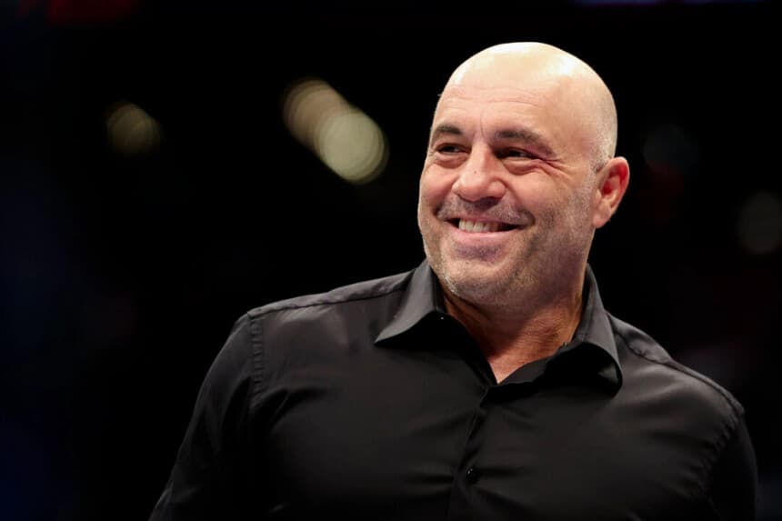Joe Rogan durante el UFC 274 en el Footprint Center de Phoenix, el 7 de mayo de 2022. Christian Petersen/Getty Images