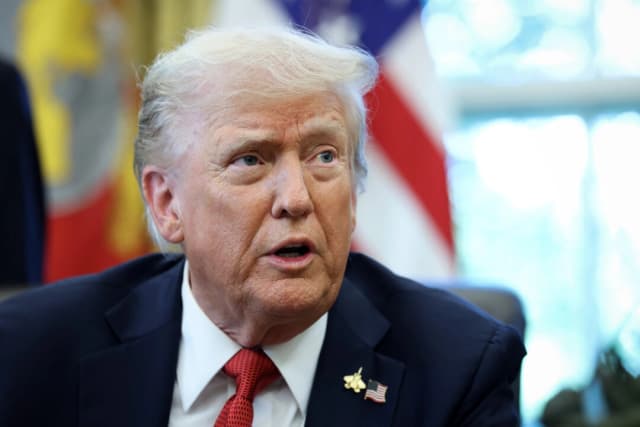 Trump dice que prácticamente tuvo que decidir sobre el suministro de misiles Tomahawk a Ucrania