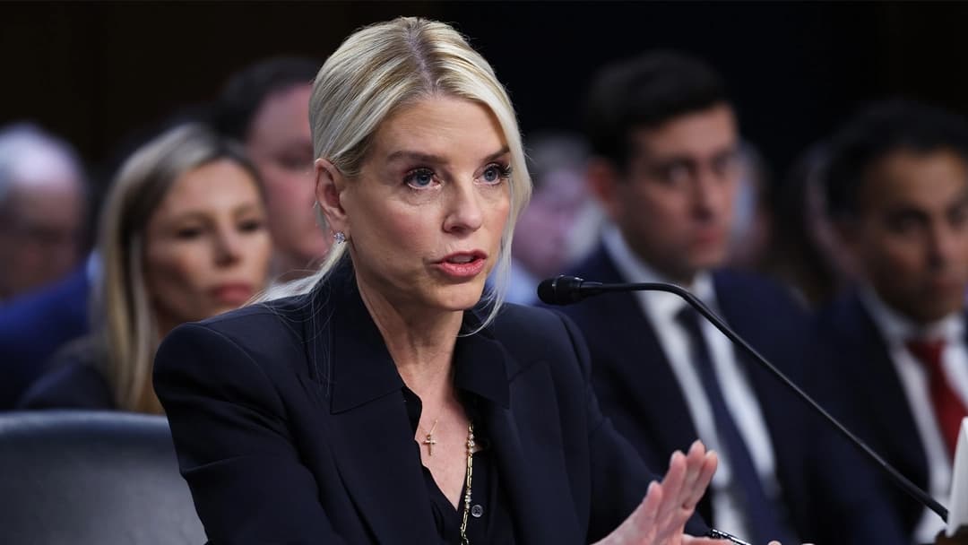 La fiscal general de Estados Unidos, Pam Bondi, testifica ante el Comité Judicial del Senado en el edificio Hart del Senado, en Capitol Hill, el 7 de octubre de 2025. (Win McNamee/Getty Images)
