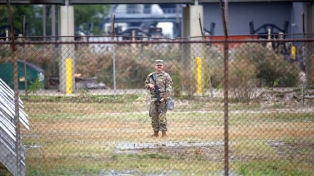 Miembros de la Guardia Nacional de Texas llegan a Illinois tras ser movilizados por Trump