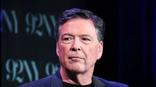 Exdirector del FBI enfrenta cargos federales