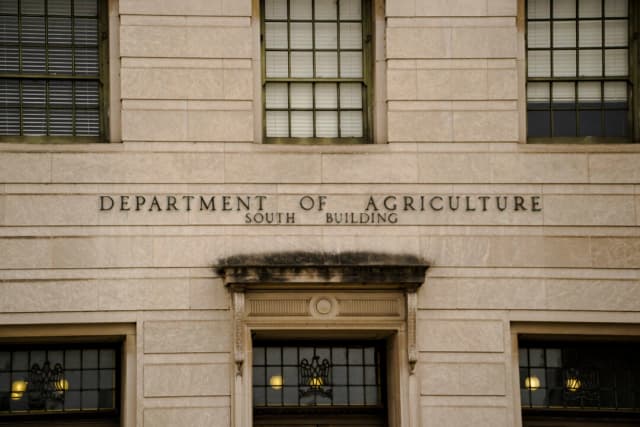 La USDA advierte sobre posibles espinacas contaminadas con listeria en las comidas HelloFresh