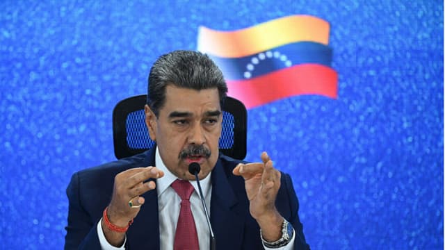 El presidente de Venezuela, Nicolás Maduro, habla durante una rueda de prensa con medios internacionales en el Hotel Eurobuilding de Caracas el 15 de septiembre de 2025. (FEDERICO PARRA/AFP vía Getty Images)