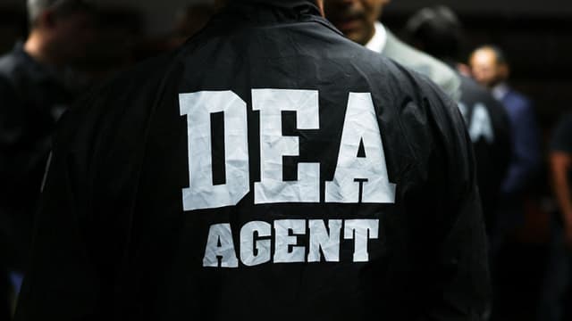 Operativo de la DEA en Puerto Rico golpea red de narcotráfico y lavado de dinero