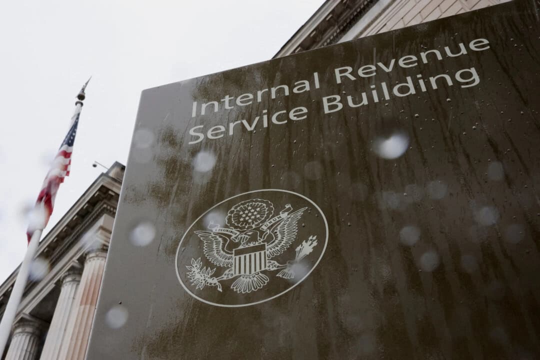 Vista del edificio del Servicio de Impuestos Internos (IRS) en Washington el 11 de abril de 2025. (Reuters/Jonathan Ernst/Foto de archivo)