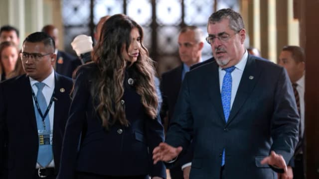 Guatemala recibe el primer vuelo desde Estados Unidos con deportados de terceros países