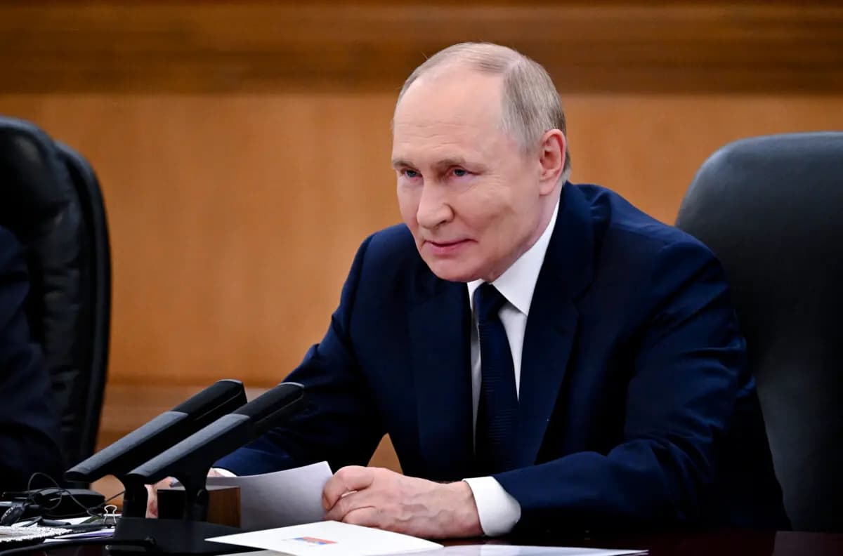 El presidente ruso, Vladímir Putin, asiste a una reunión con el líder chino, Xi Jinping, en Beijing el 2 de septiembre de 2025. (Sergey Bobylev/AFP a través de Getty Images)