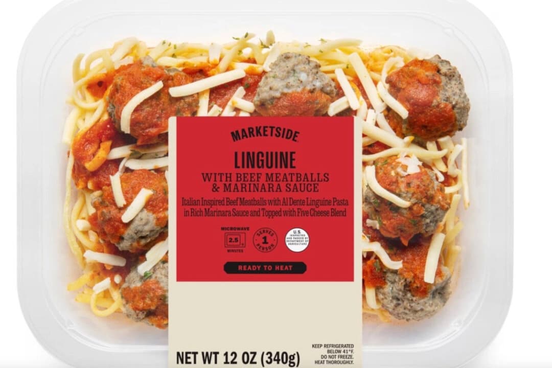 Linguine de mercado con albóndigas de res y salsa marinara. (Departamento de Agricultura de EE. UU. vía AP)