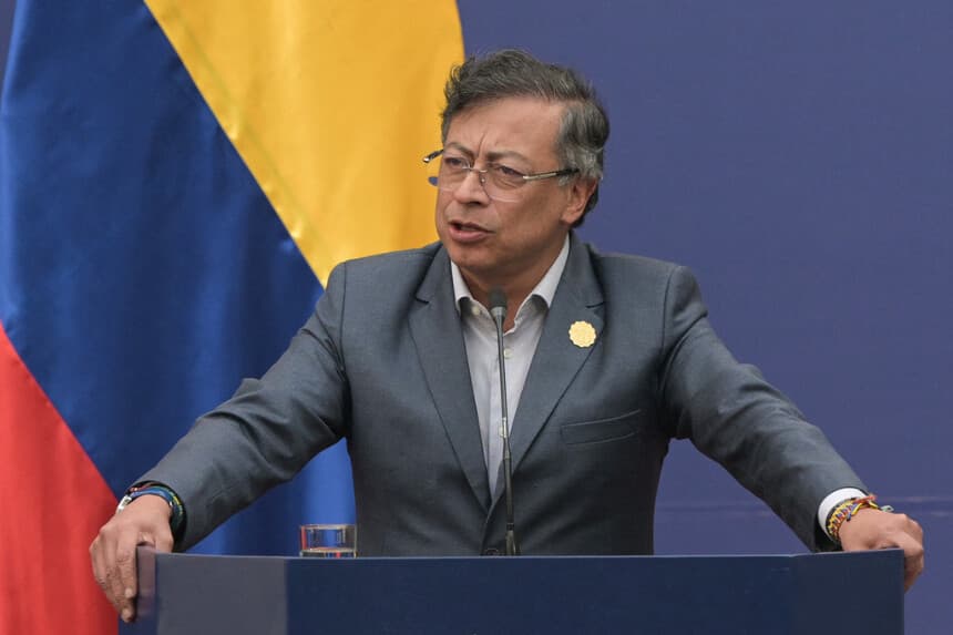 El presidente de Colombia, Gustavo Petro, en el Palacio de la Moneda de Santiago el 21 de julio de 2025. (RODRIGO ARANGUA/AFP a través de Getty Images)