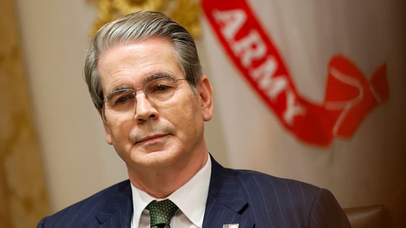 El secretario del Tesoro advierte que el cierre podría costar USD 15,000 millones al día