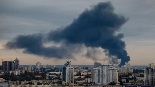 Ucrania sufre cortes de electricidad debido a ataques rusos contra infraestructura energética