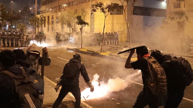 Un muerto y al menos 102 personas heridas tras manifestaciones contra nuevo gobierno en Perú