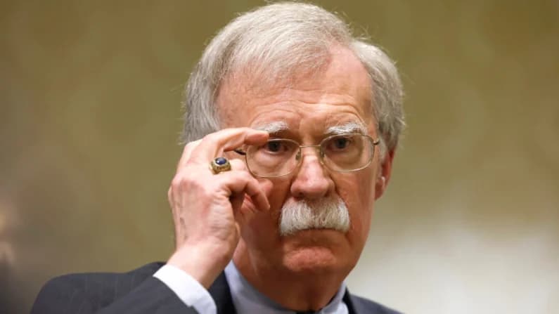 John Bolton se declara inocente de retener y compartir ilegalmente información clasificada