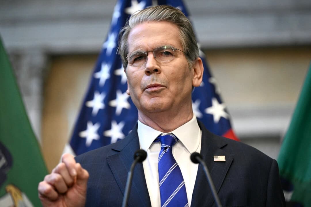 El secretario del Tesoro, Scott Bessent, en las reuniones anuales del FMI y el Banco Mundial en Washington, D.C., el 15 de octubre de 2025. (Brendan SMIALOWSKI / AFP)